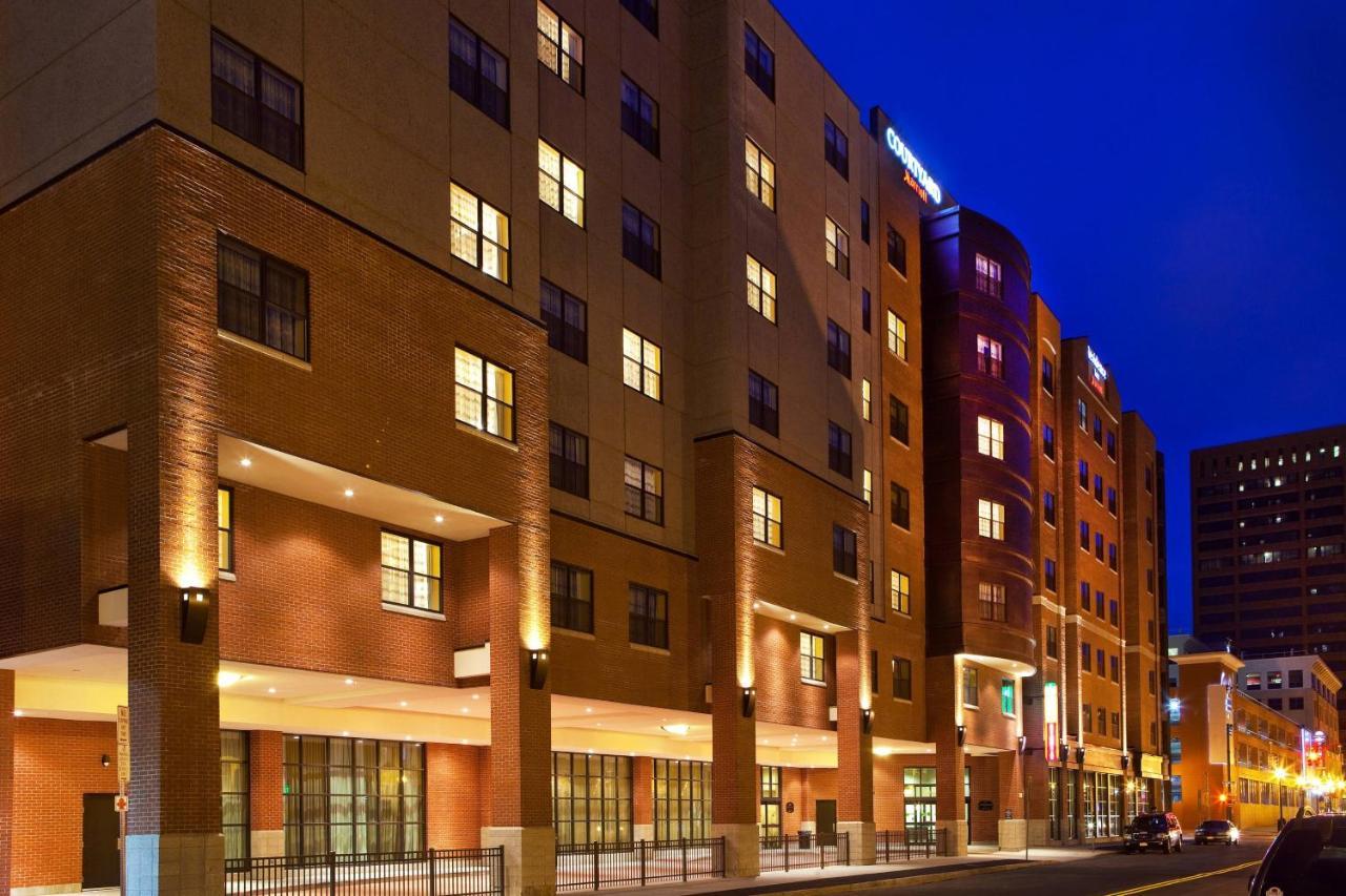 Courtyard By Marriott Syracuse Downtown At Armory Square Hotel Exterior foto