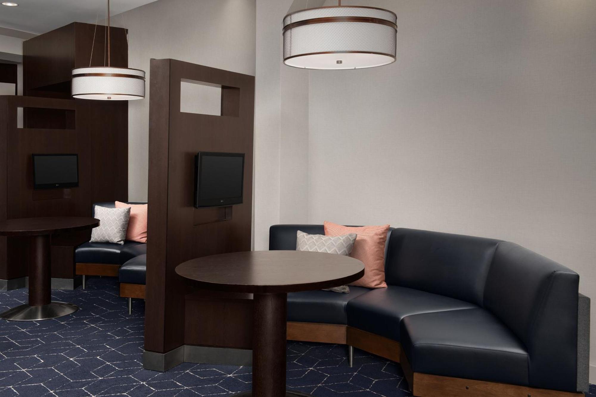 Courtyard By Marriott Syracuse Downtown At Armory Square Exterior foto