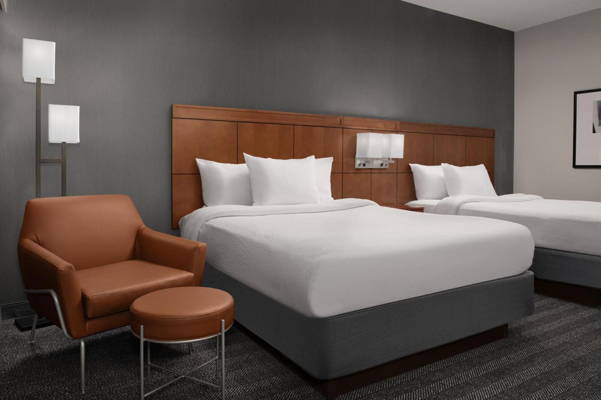 Courtyard By Marriott Syracuse Downtown At Armory Square Exterior foto