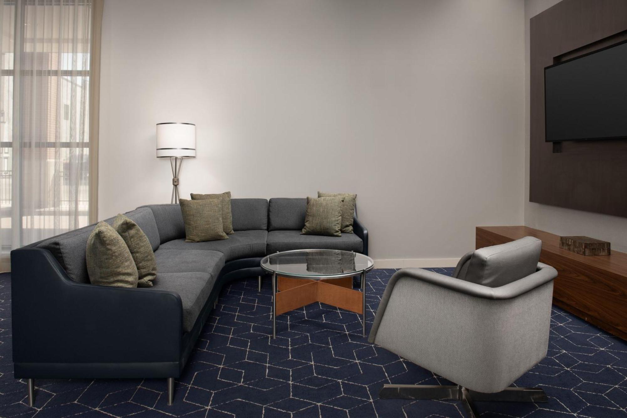 Courtyard By Marriott Syracuse Downtown At Armory Square Exterior foto