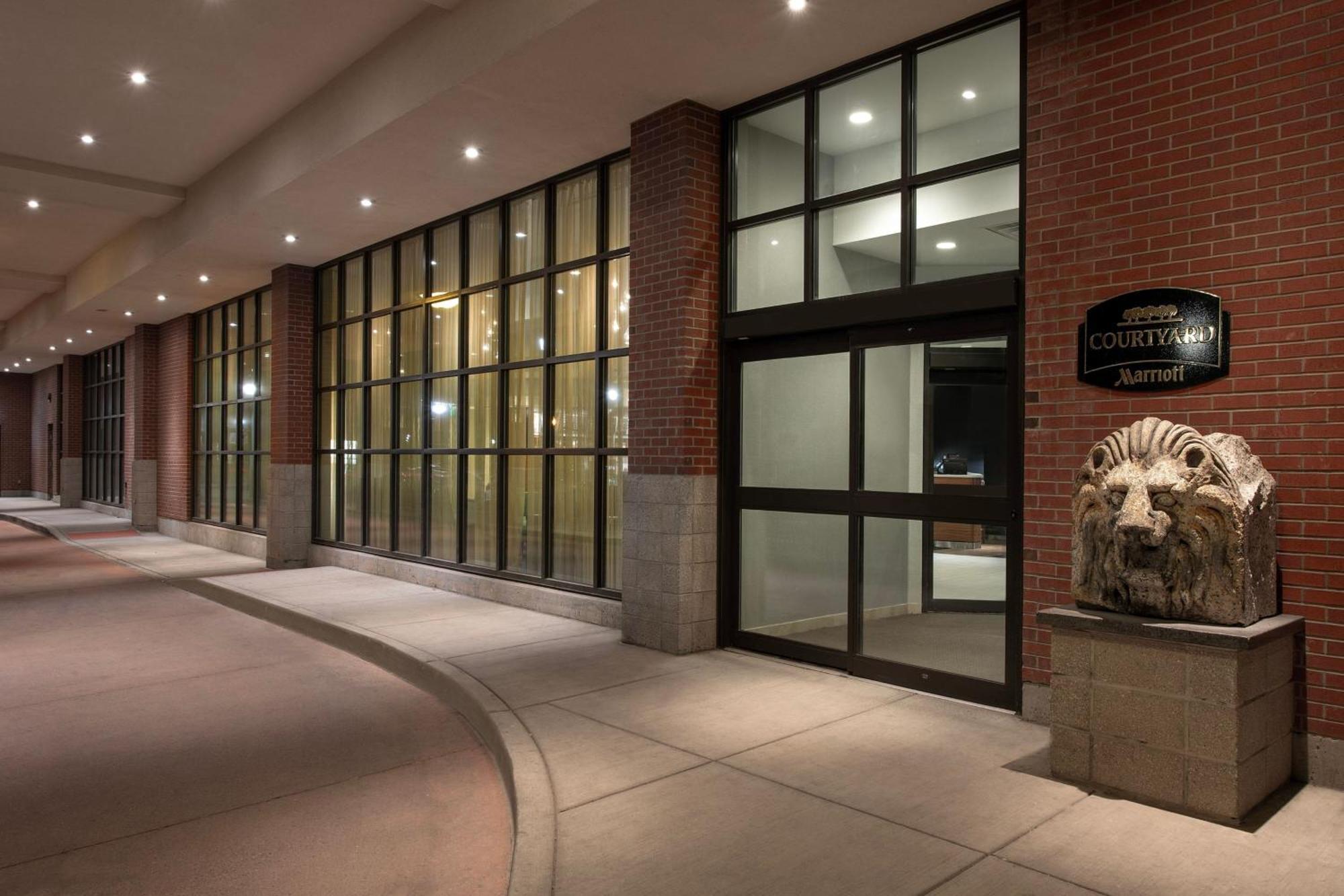 Courtyard By Marriott Syracuse Downtown At Armory Square Exterior foto