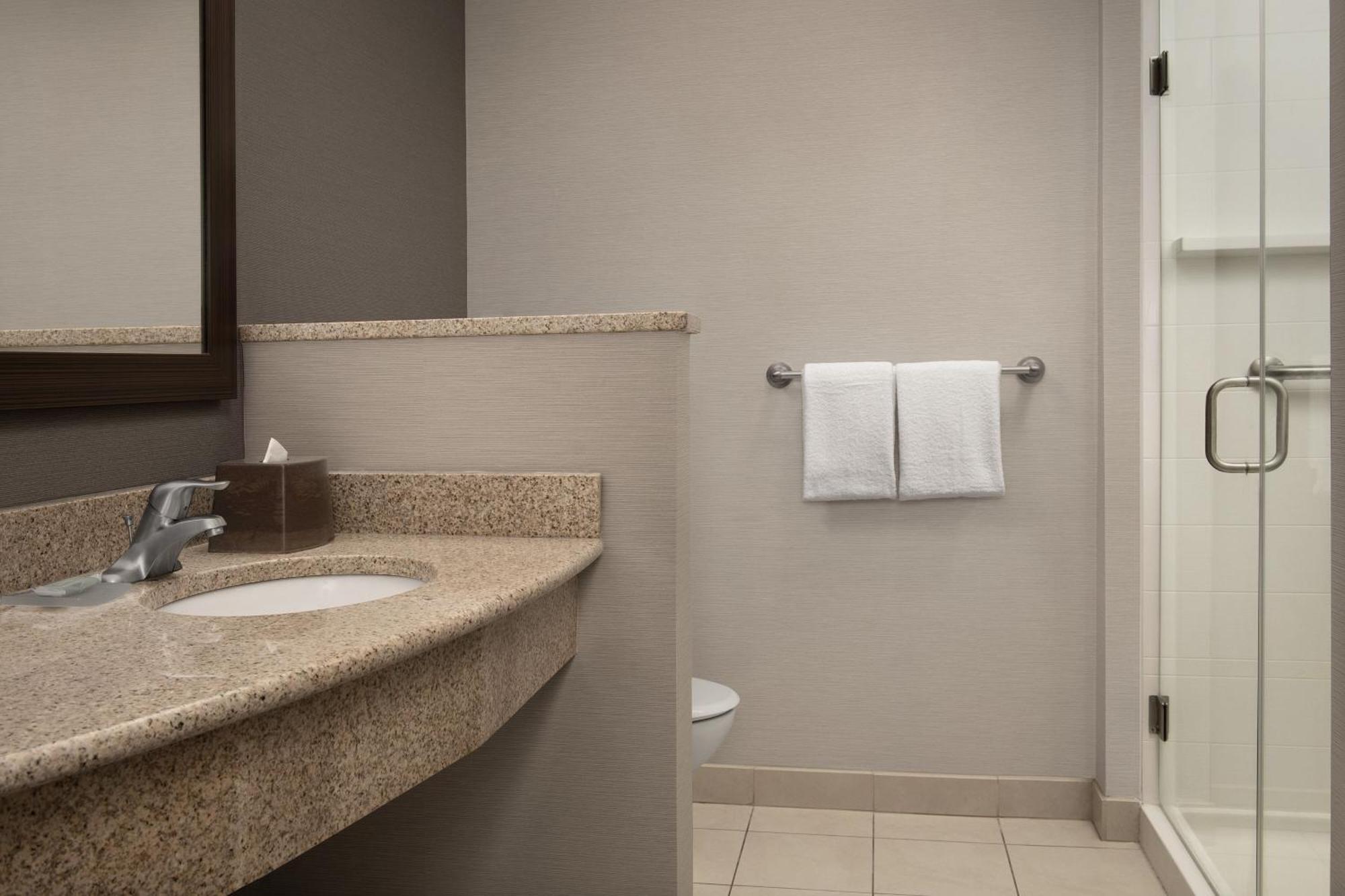 Courtyard By Marriott Syracuse Downtown At Armory Square Exterior foto