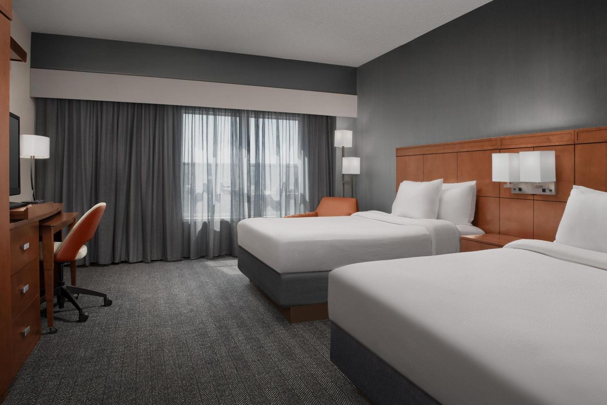 Courtyard By Marriott Syracuse Downtown At Armory Square Exterior foto