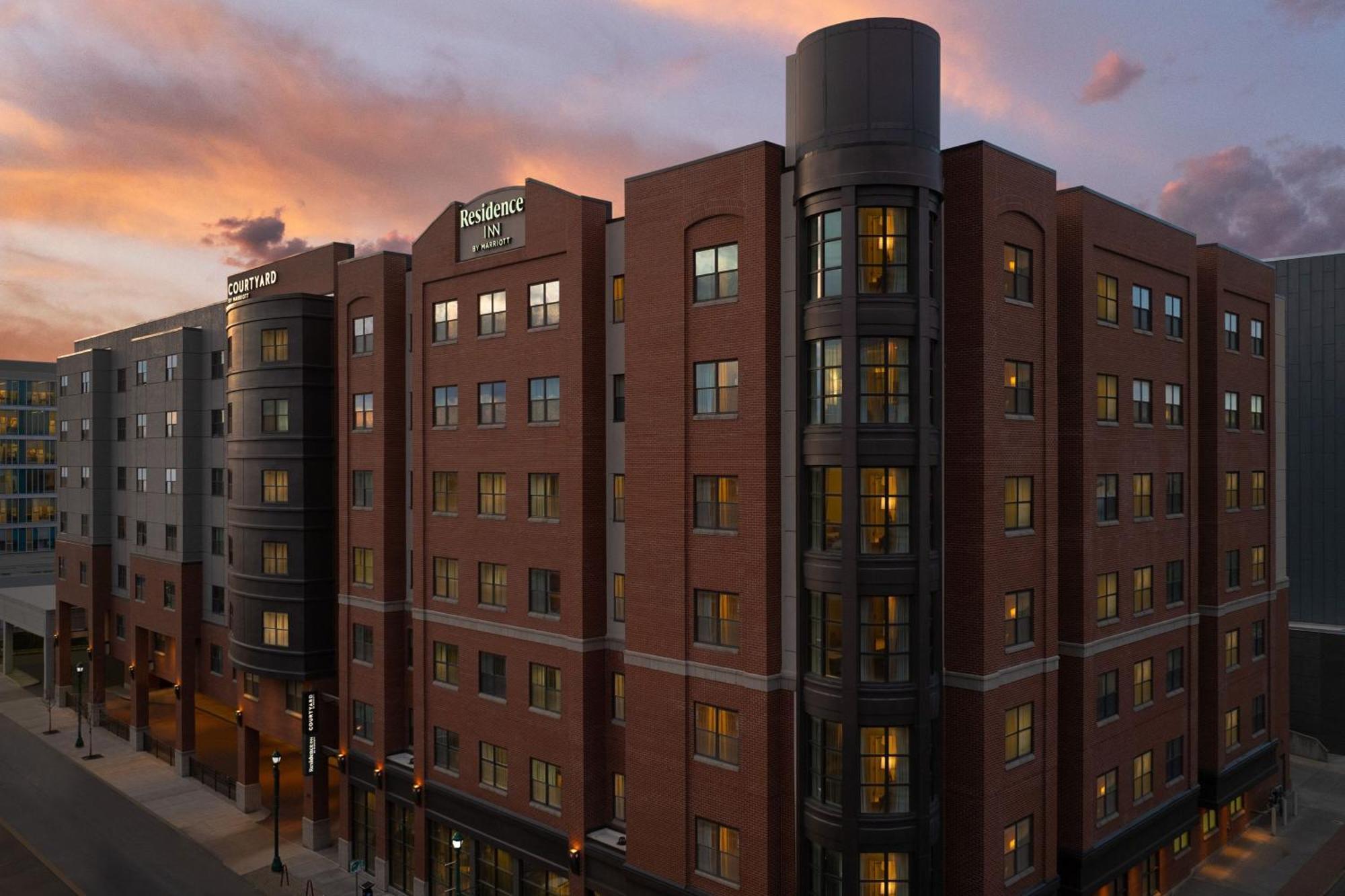 Courtyard By Marriott Syracuse Downtown At Armory Square Exterior foto